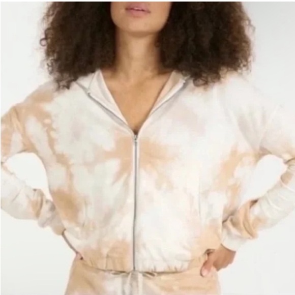 Vuori Jackets & Blazers - Vuori Laguna zip up crop hoodie Jacket